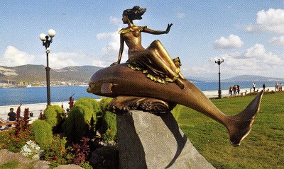 Скульптура "Дельфин и Русалка"