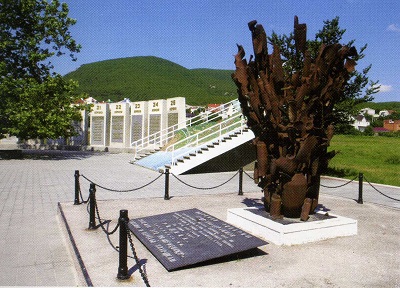 Мемориал долина сметри и памятник взрыв